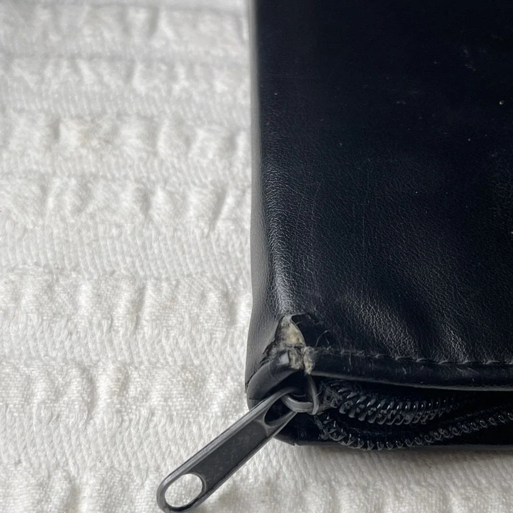 DAY RUNNER Concorde Black Zip-Around 3-Ring Planner, Binder 7 1/48x10